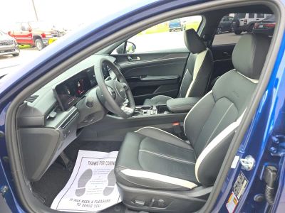 2026 Kia K5 — photo 9 view