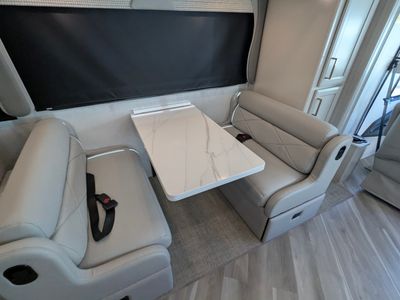 2026 Fleetwood Bounder — photo 33 view