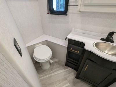 2026 Fleetwood Bounder — photo 8 view