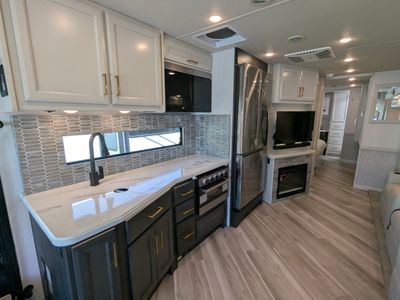 2026 Fleetwood Bounder — photo 36 view
