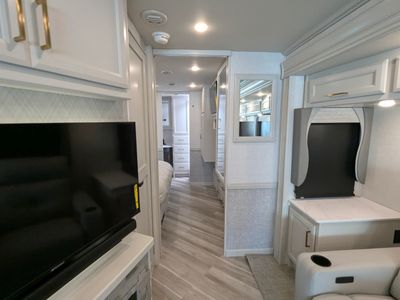 2026 Fleetwood Bounder — photo 35 view