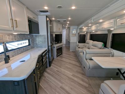 2026 Fleetwood Bounder — photo 21 view