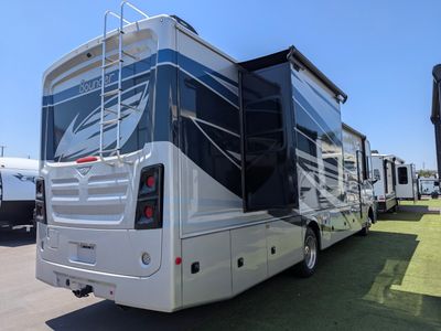 2026 Fleetwood Bounder — photo 16 view