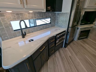 2026 Fleetwood Bounder — photo 7 view