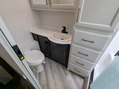 2026 Fleetwood Bounder — photo 11 view