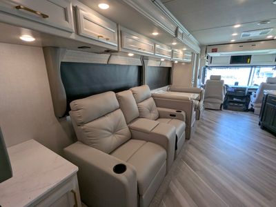 2026 Fleetwood Bounder — photo 24 view