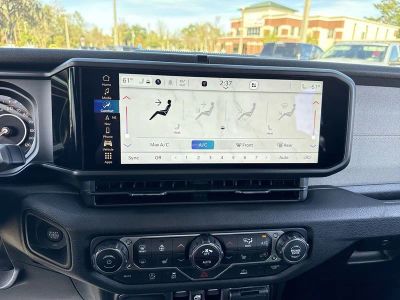 2025 Jeep Gladiator — photo 22 view