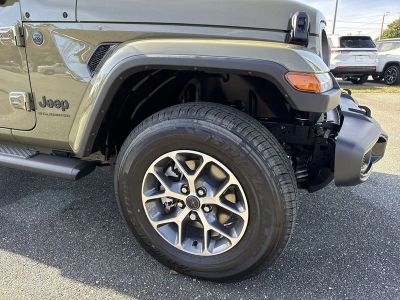 2025 Jeep Gladiator — photo 10 view