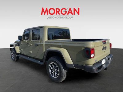 2025 Jeep Gladiator — detail view