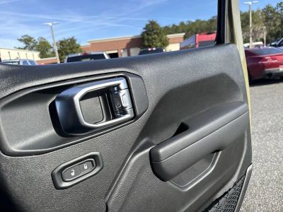 2025 Jeep Gladiator — photo 29 view