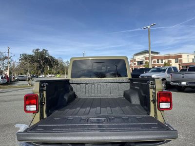 2025 Jeep Gladiator — photo 31 view