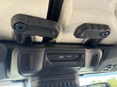 2025 Jeep Gladiator — photo 17 view