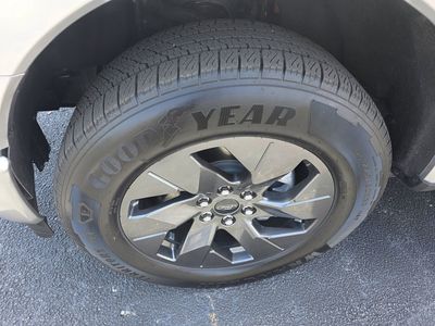 2025 Ford F-150 Lightning - Photo 10