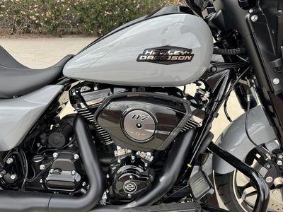 2025 Harley-Davidson FLHX - Street Glide — photo 11 view