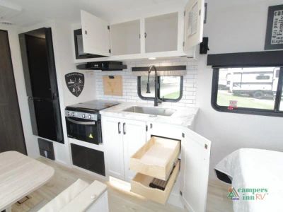 2026 Venture RV Stratus — photo 16 view
