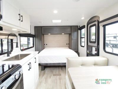 2026 Venture RV Stratus — photo 7 view
