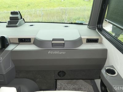 2026 Winnebago Adventurer - Photo 10