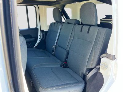 2025 Jeep Wrangler — photo 23 view