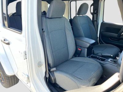2025 Jeep Wrangler — photo 26 view
