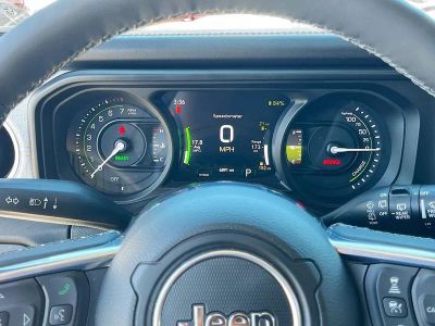 2025 Jeep Wrangler — photo 12 view