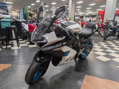 2026 CFMOTO 675SS - Photo 2