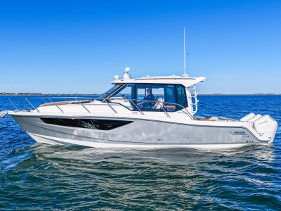 2025 Boston Whaler 365 Conquest - Photo 4