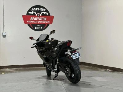 2026 Yamaha YZF-R3 - Photo 2