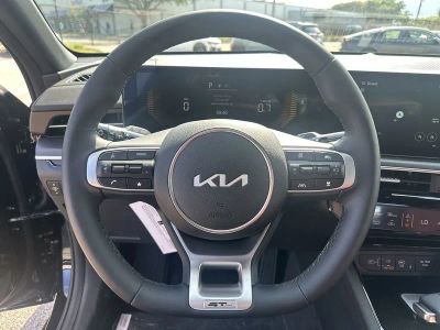 2026 Kia K5 — photo 13 view