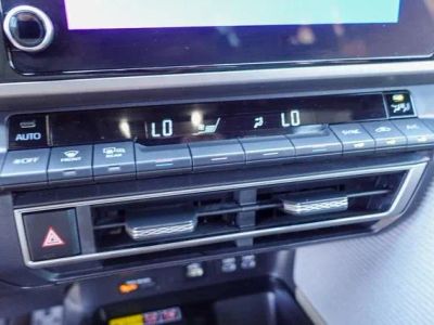 2025 Toyota Camry — photo 18 view