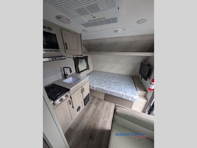 2025 Coachmen RV Catalina Summit Series 7 - Photo 17