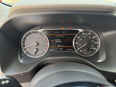 2023 Nissan Rogue — photo 14 view