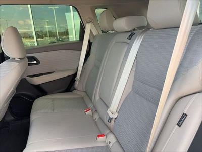 2023 Nissan Rogue — photo 18 view