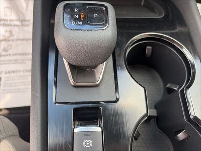 2023 Nissan Rogue — photo 17 view