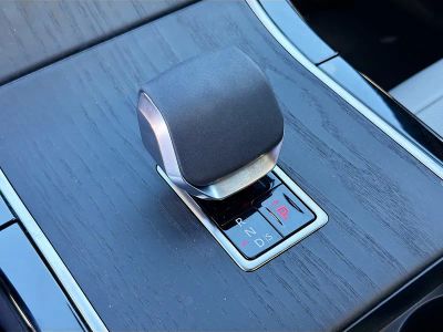 2026 Land Rover Range Rover Velar — photo 28 view
