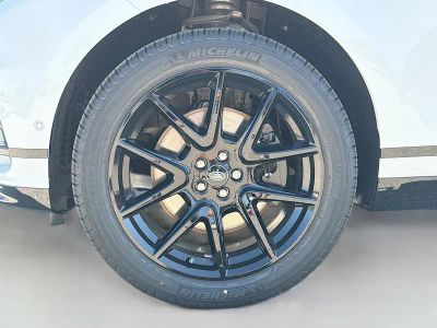 2026 Land Rover Range Rover Velar — photo 41 view