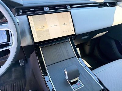 2026 Land Rover Range Rover Velar — photo 27 view