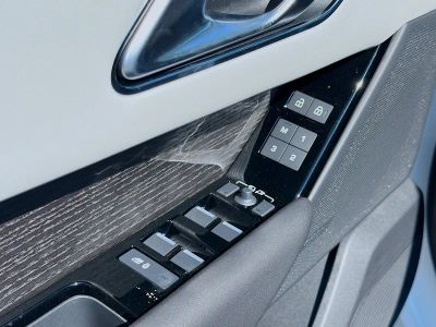 2026 Land Rover Range Rover Velar — photo 22 view