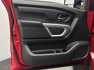 2021 Nissan Titan XD - Photo 10