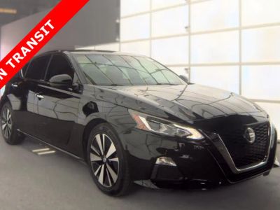 2019 Nissan Altima — rear three-quarter view