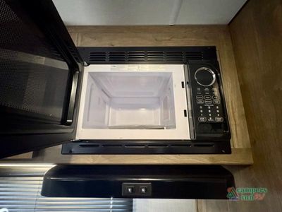 2023 Fleetwood RV Pioneer — photo 25 view