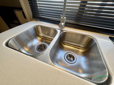 2023 Fleetwood RV Pioneer — photo 28 view