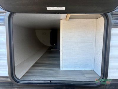 2023 Fleetwood RV Pioneer — photo 7 view
