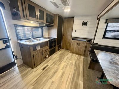 2023 Fleetwood RV Pioneer — photo 11 view