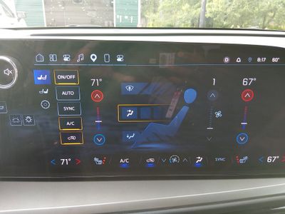 2025 Chevrolet Traverse - Photo 18