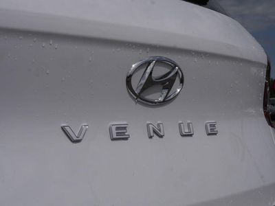 2026 Hyundai Venue — photo 16 view