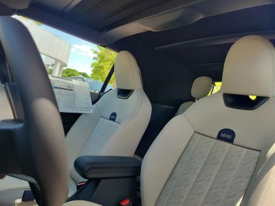 2026 MINI Convertible — photo 17 view