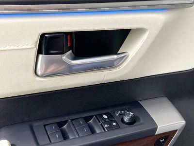 2024 Toyota Sequoia — photo 13 view