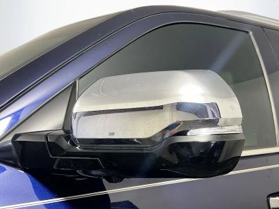 2024 Toyota Sequoia — photo 10 view