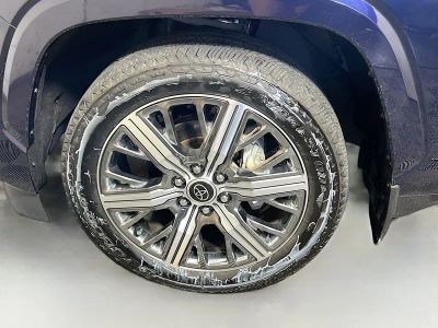 2024 Toyota Sequoia — photo 11 view