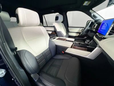 2024 Toyota Sequoia — photo 26 view